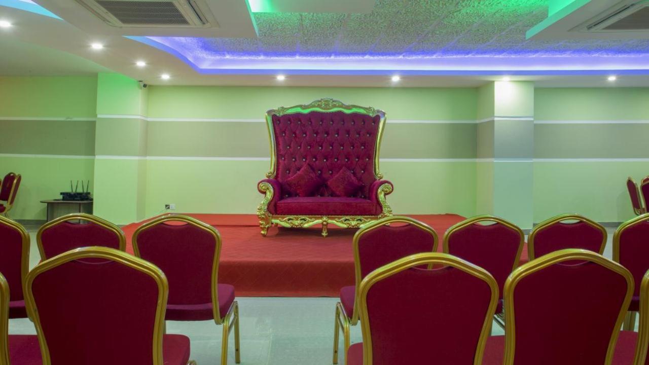 Hotel Mira Garden Szilhet Kültér fotó