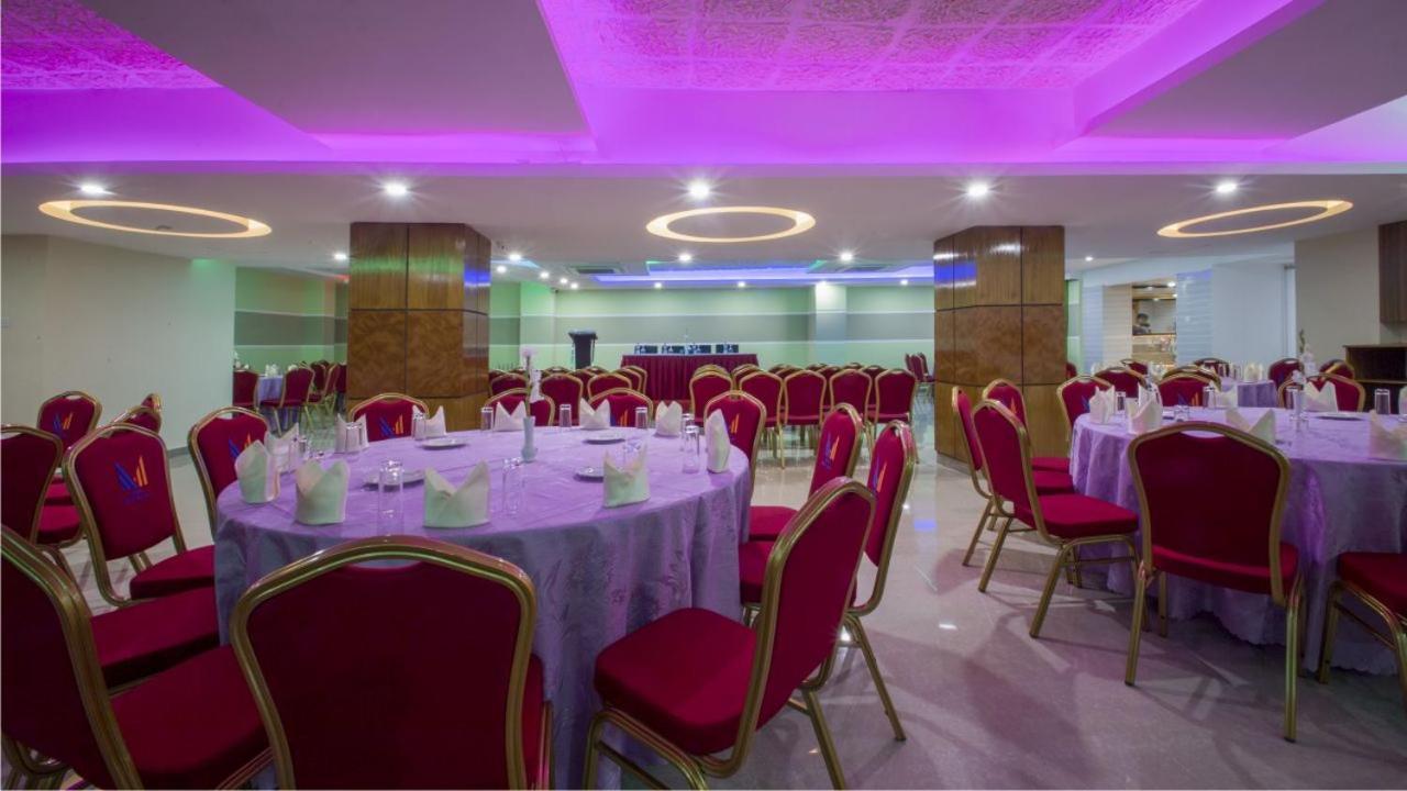 Hotel Mira Garden Szilhet Kültér fotó